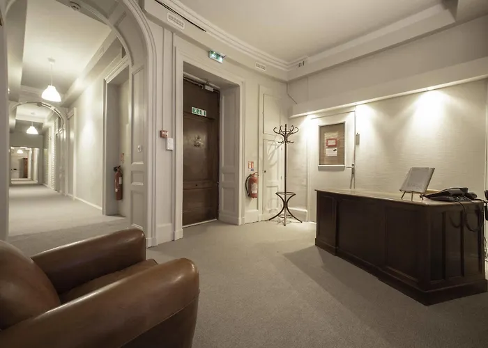 Vaubecour - Centre Ainay - Perrache Hotel 2*